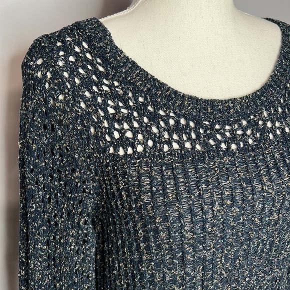 STARING AT STARS SMALL BLUE AND TAN LOOSE KNIT SWEATER - Picture 3 of 7